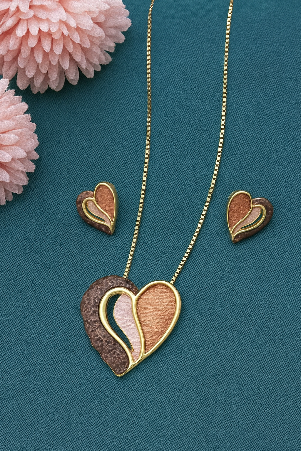Heart-shaped jewelry set with necklace and earrings