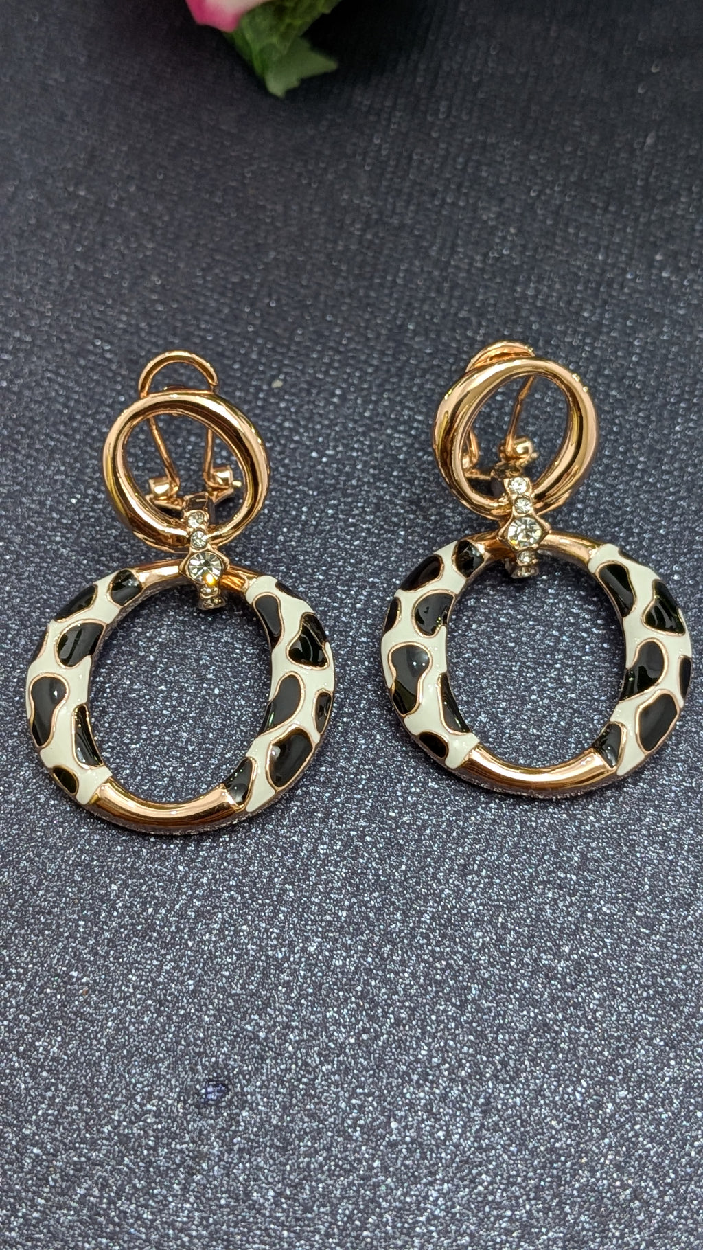 WildGlam Leopard Loop Earrings – rose gold hoops with leopard print enamel