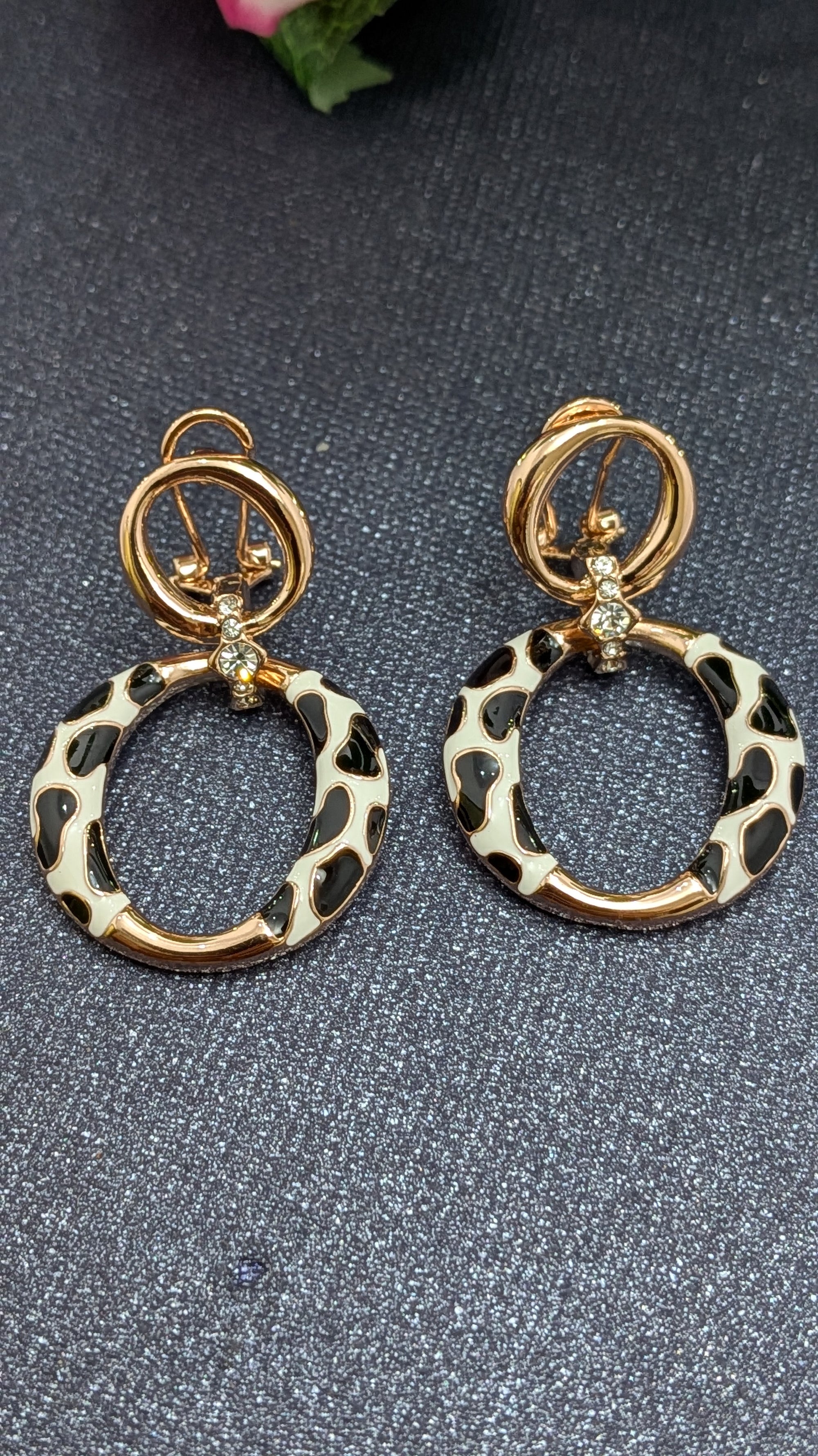 WildGlam Leopard Loop Earrings – rose gold hoops with leopard print enamel