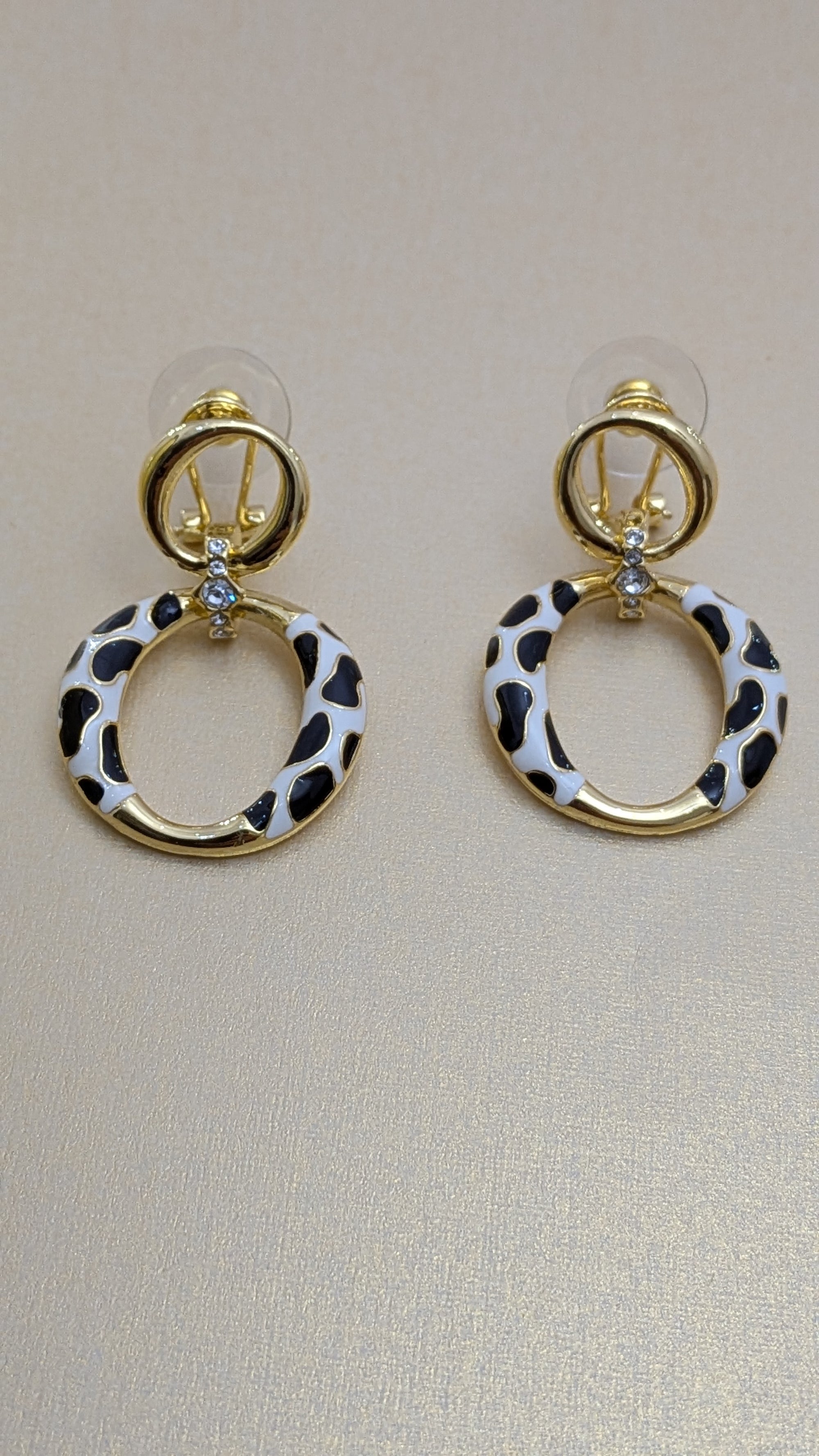WildGlam Leopard Loop Earrings – rose gold hoops with leopard print enamel