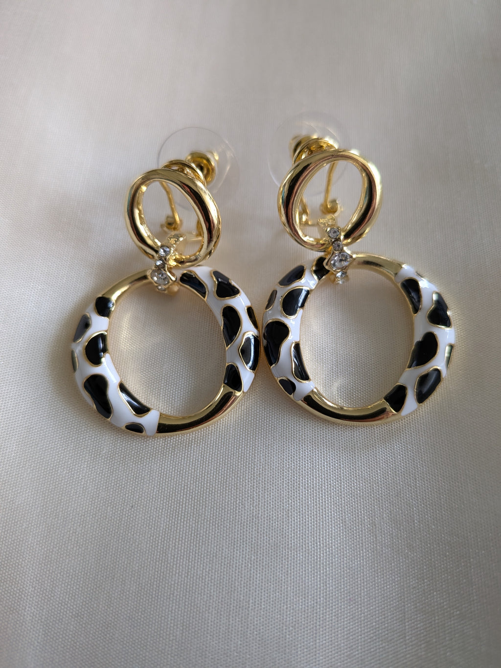 WildGlam Leopard Loop Earrings – rose gold hoops with leopard print enamel