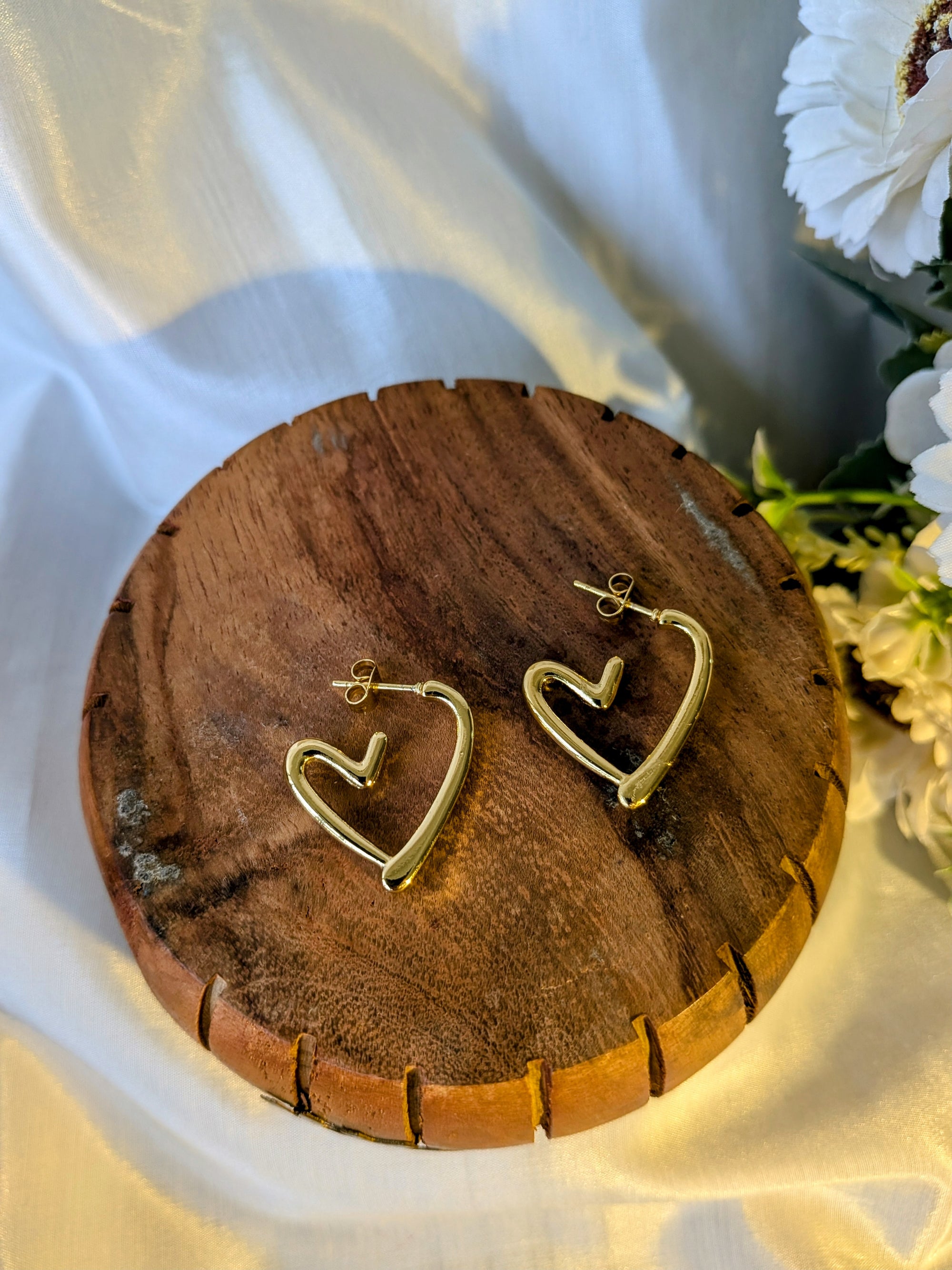 Heartline Gold Wire Hoops – open-frame heart-shaped gold hoops