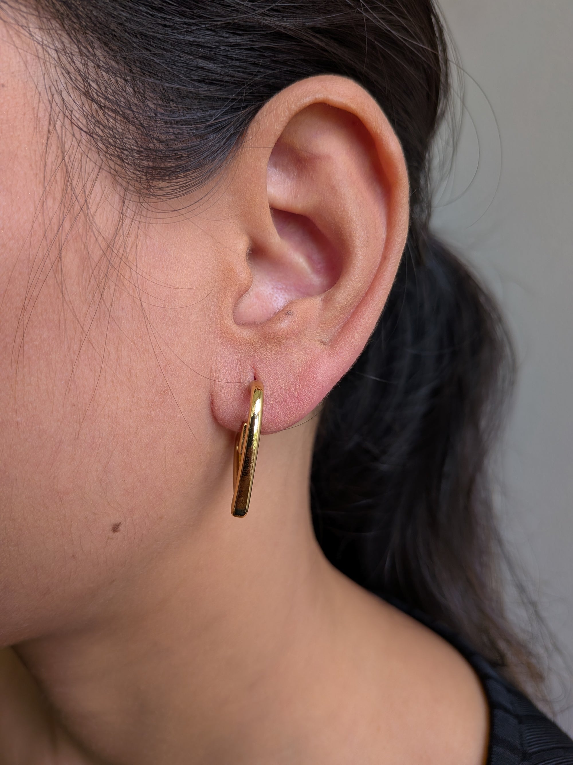 Heartline Gold Wire Hoops – open-frame heart-shaped gold hoops