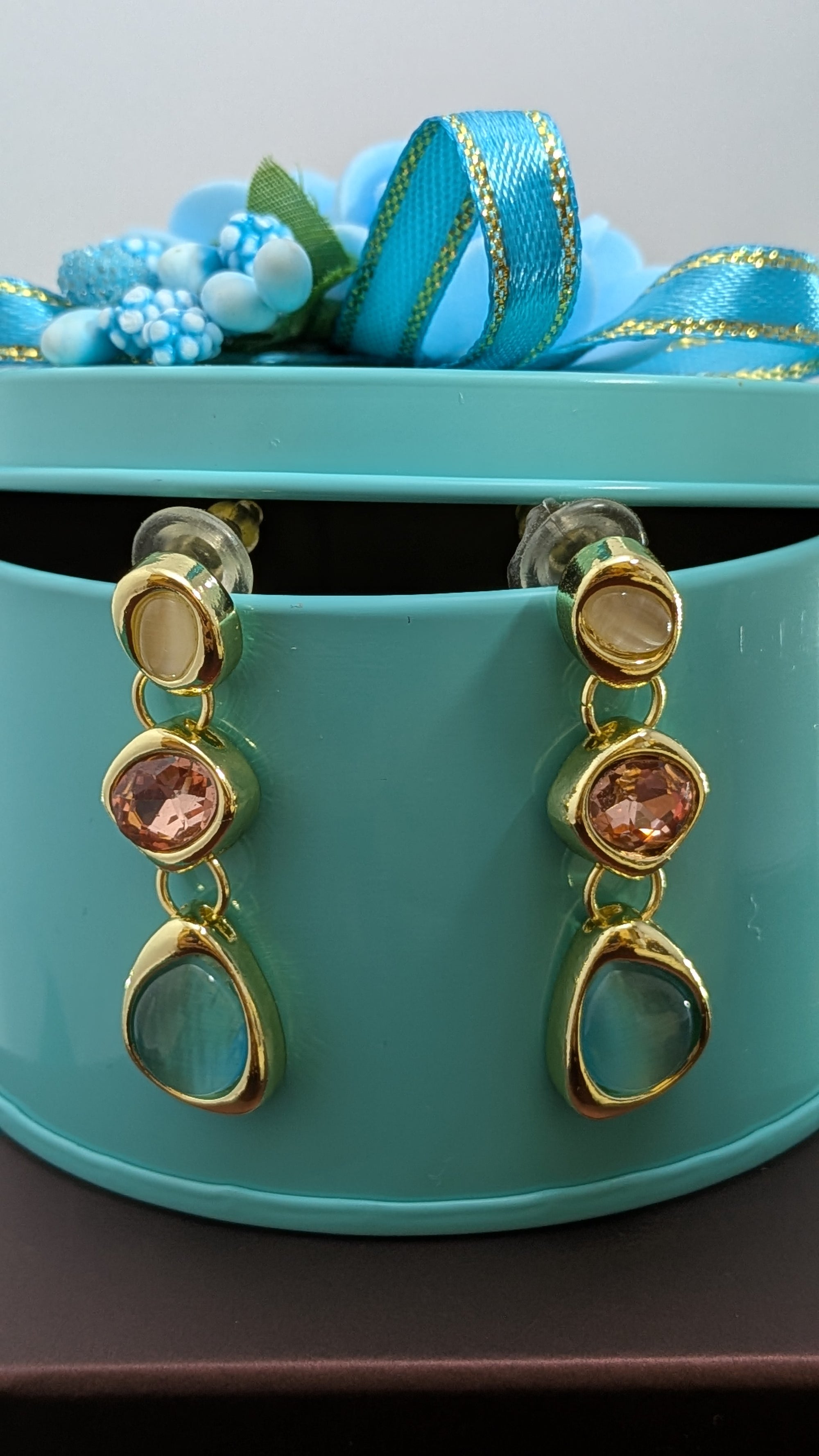 Ocean Glow Pendant Set – cascading pearl, peach, and sea-green stones in gold