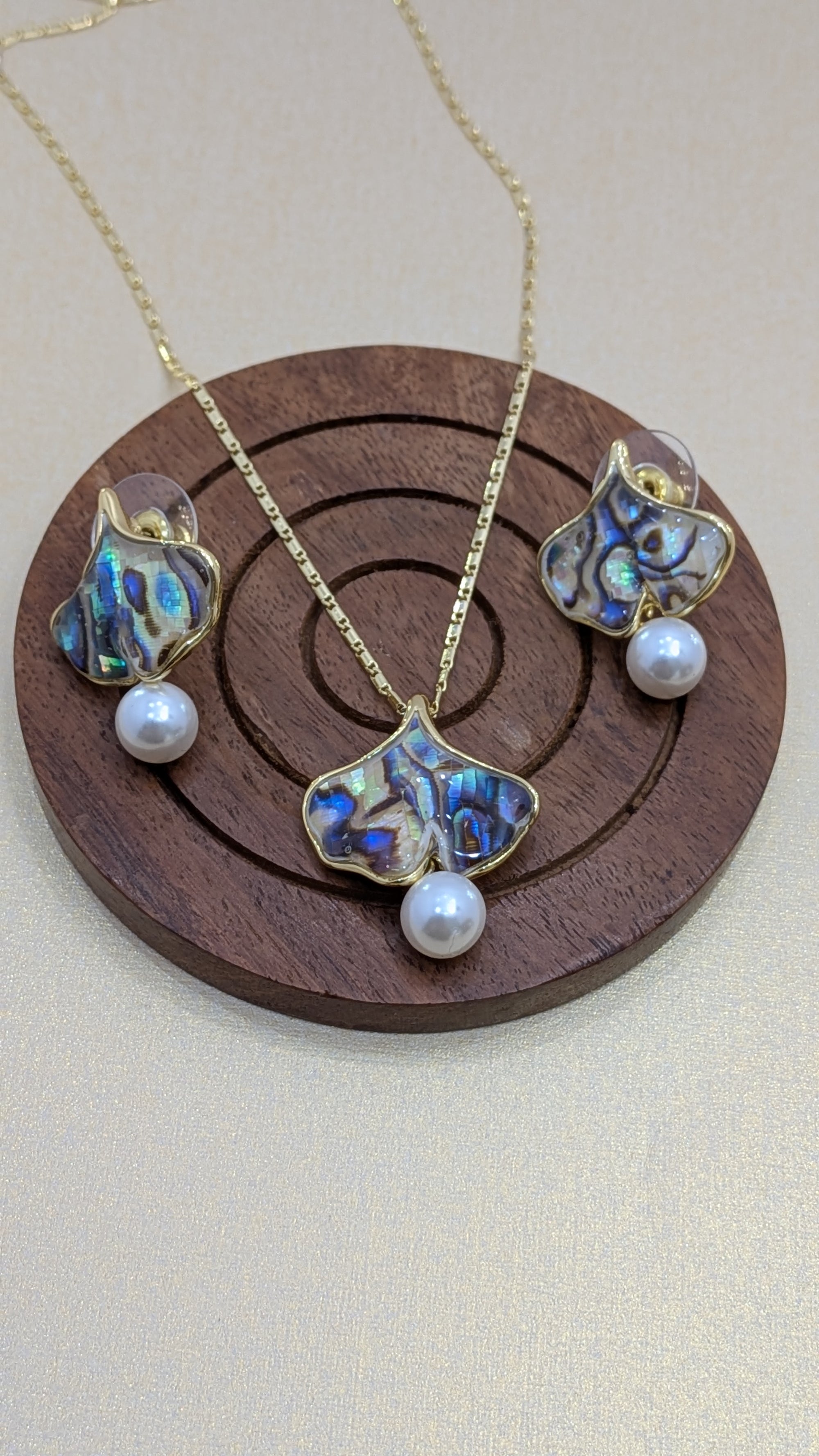 Aurora Shell Pearl Pendant Set – abalone shell inlays with mother-of-pearl drop in gold leaf frame