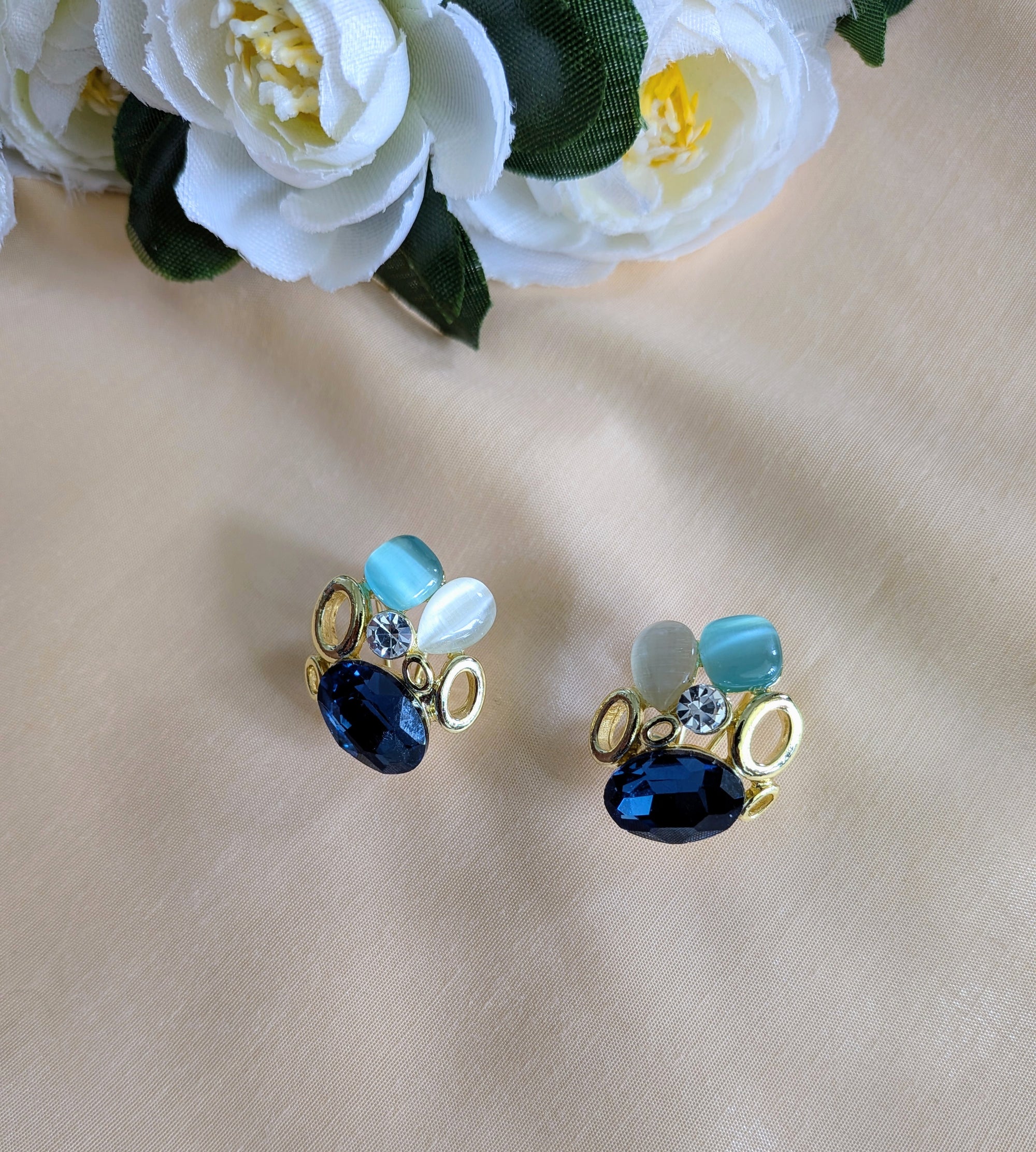 Ocean Whisper Pendant Set – blue, white and sapphire stones in gold frames