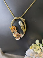 Pearl Tint Bloom Pendant Set – floral pendant with enameled petals and central pearl
