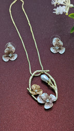 Pearl Tint Bloom Pendant Set – floral pendant with enameled petals and central pearl