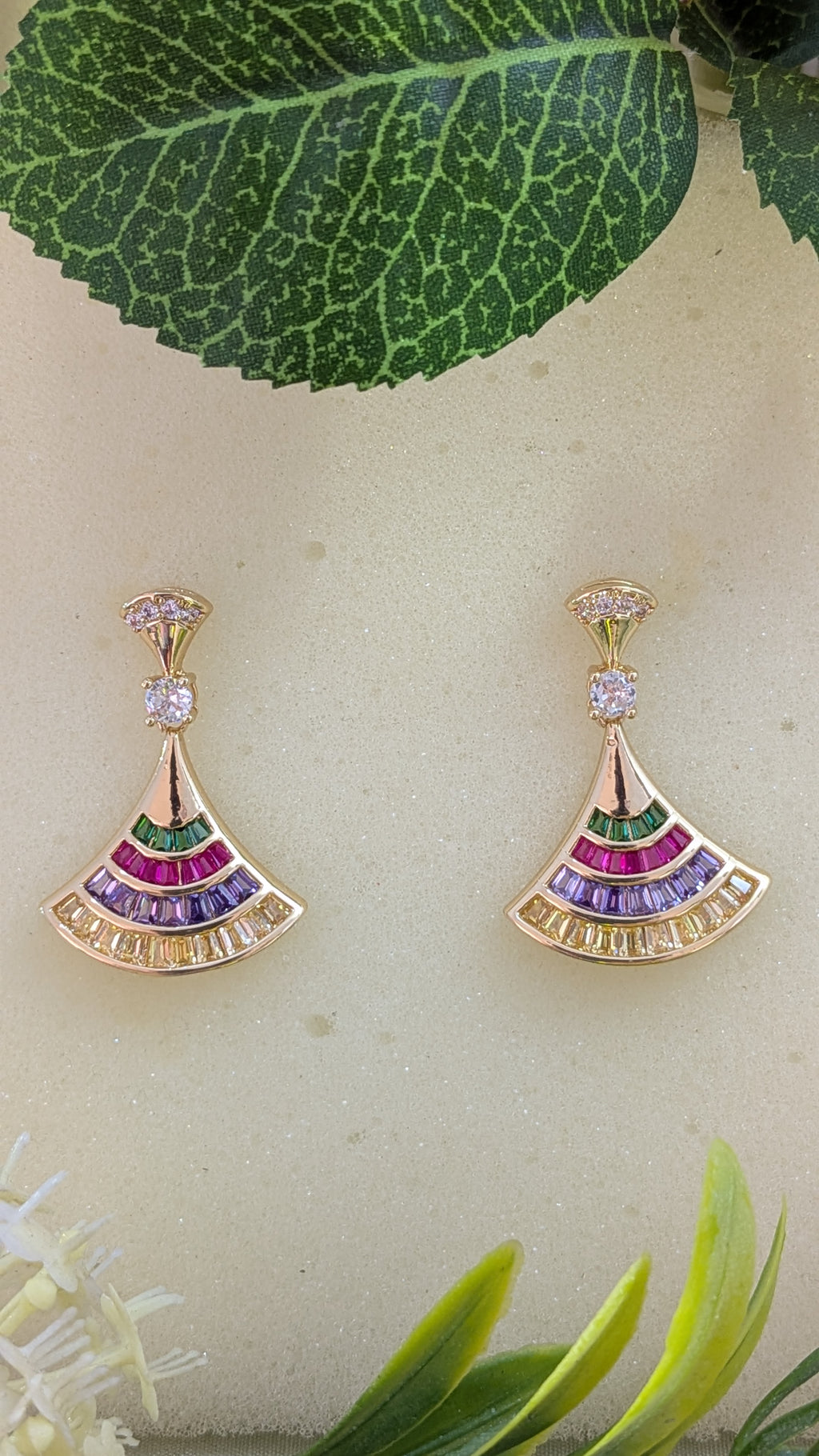 Regal Prism Fan Pendant Set – multicolored baguette fan pendant in gold