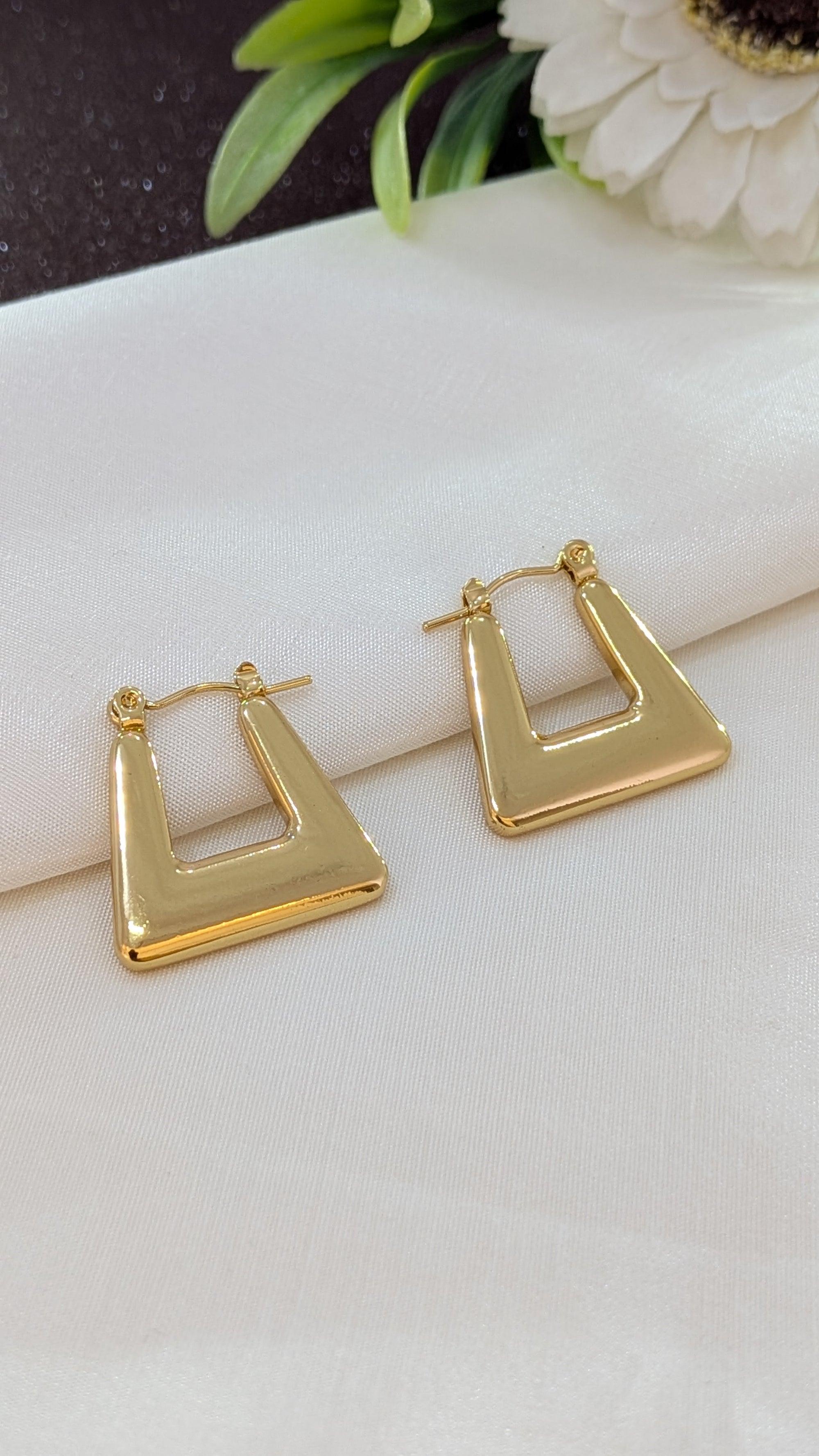 Golden Angular V Hoop Earrings