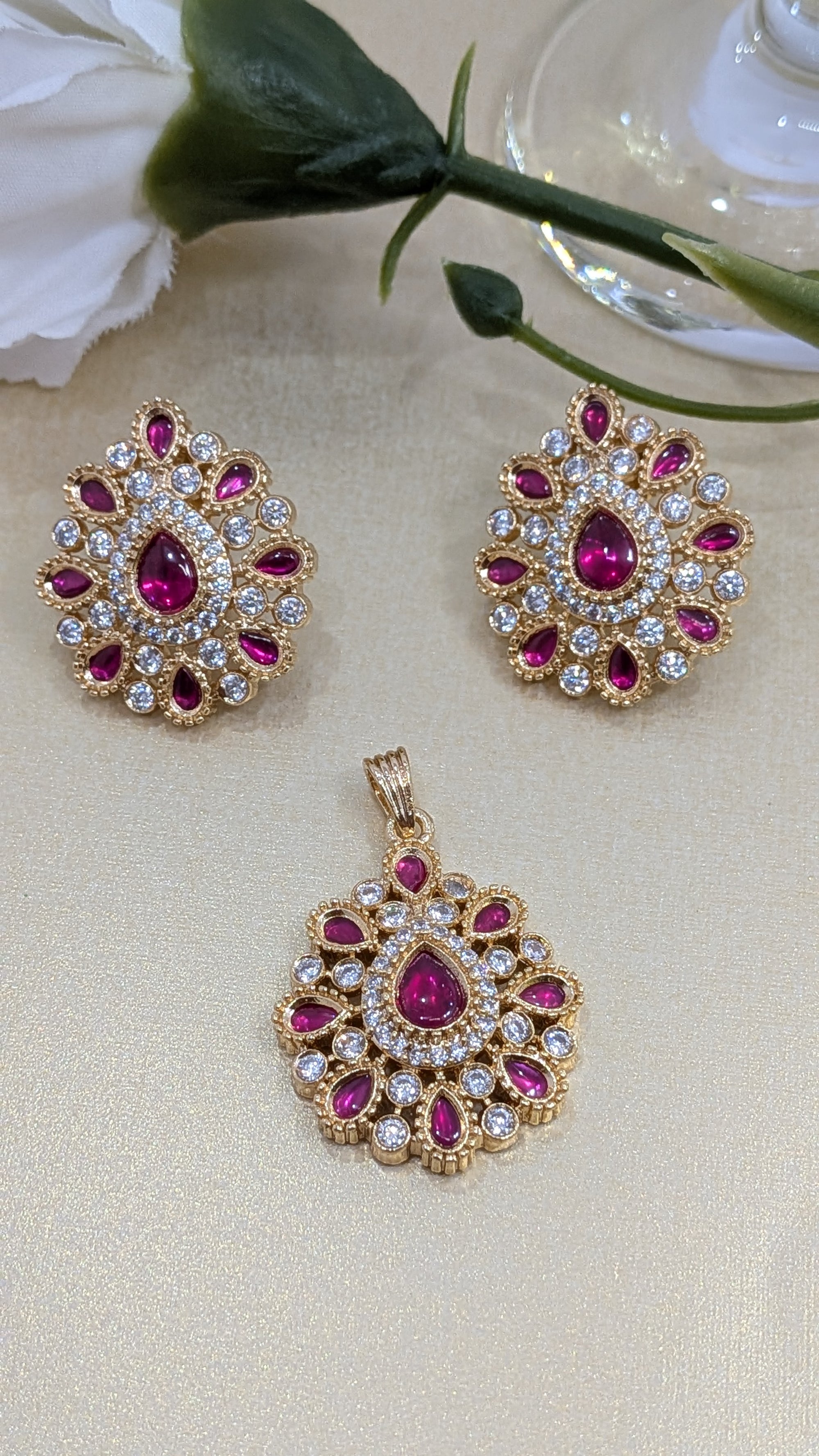 Kundan Ruby Spark  pendant set from TreasureDrum Jewellery