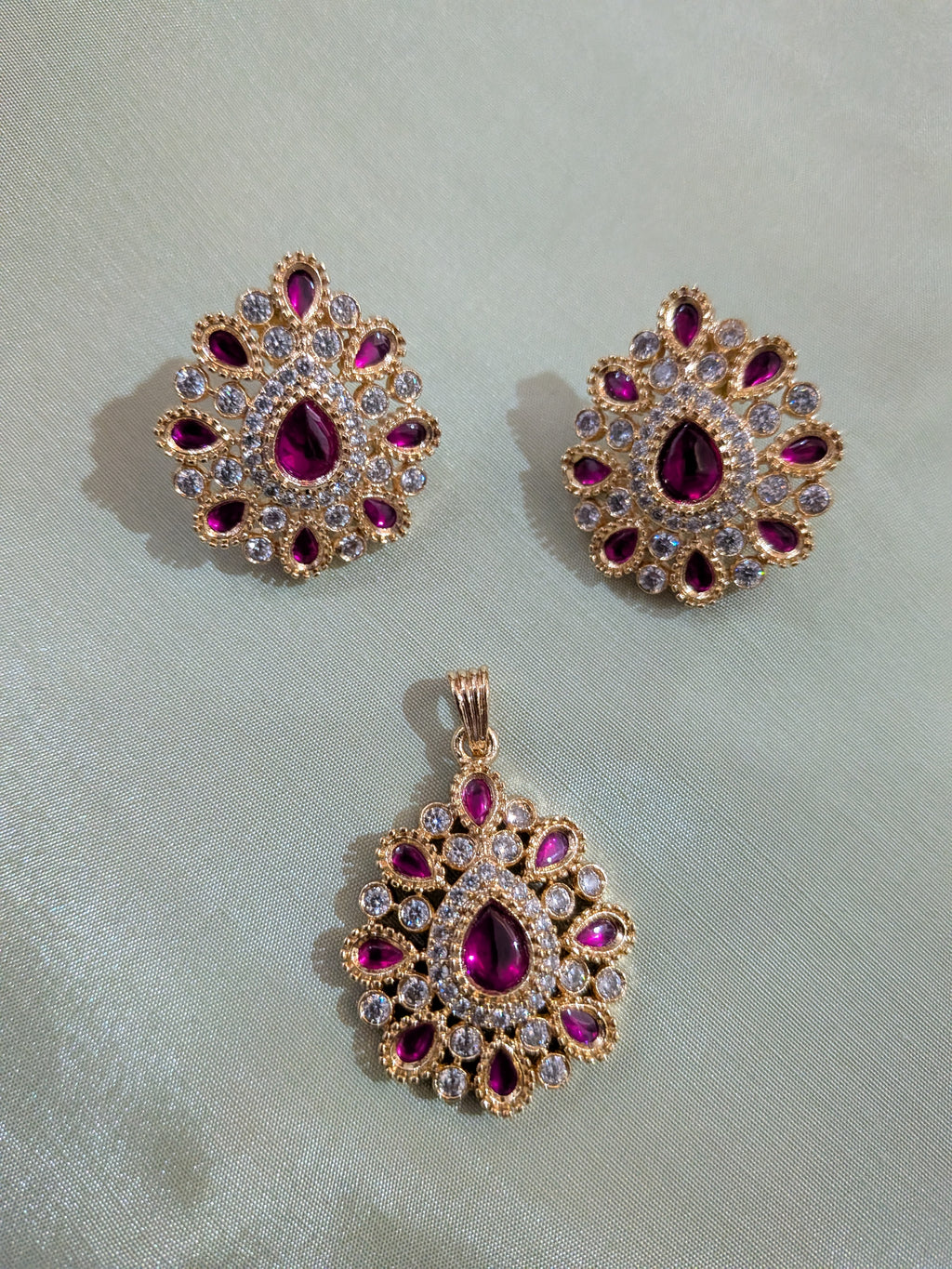 Kundan Ruby Spark  pendant set from TreasureDrum Jewellery