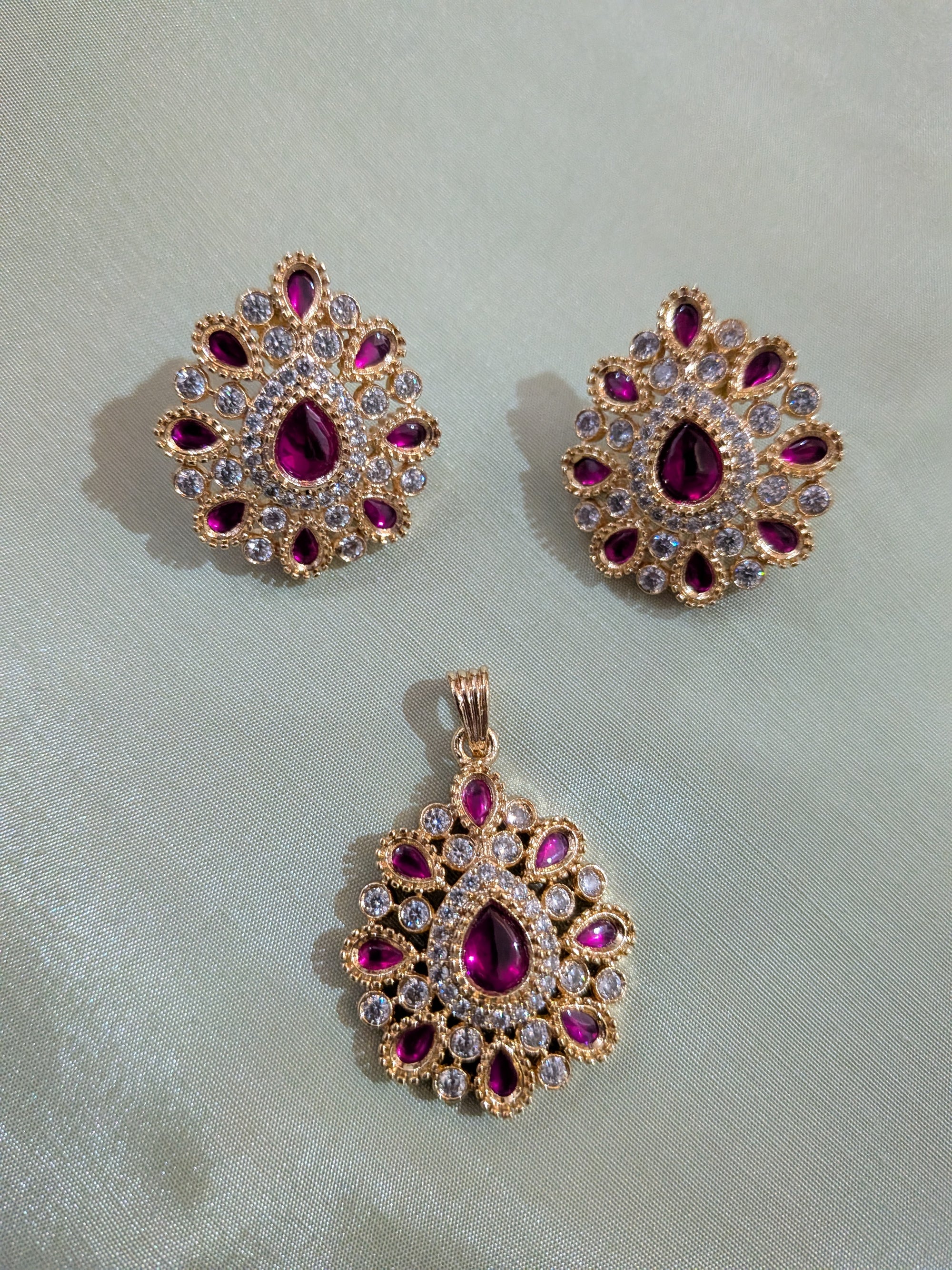 Kundan Ruby Spark  pendant set from TreasureDrum Jewellery