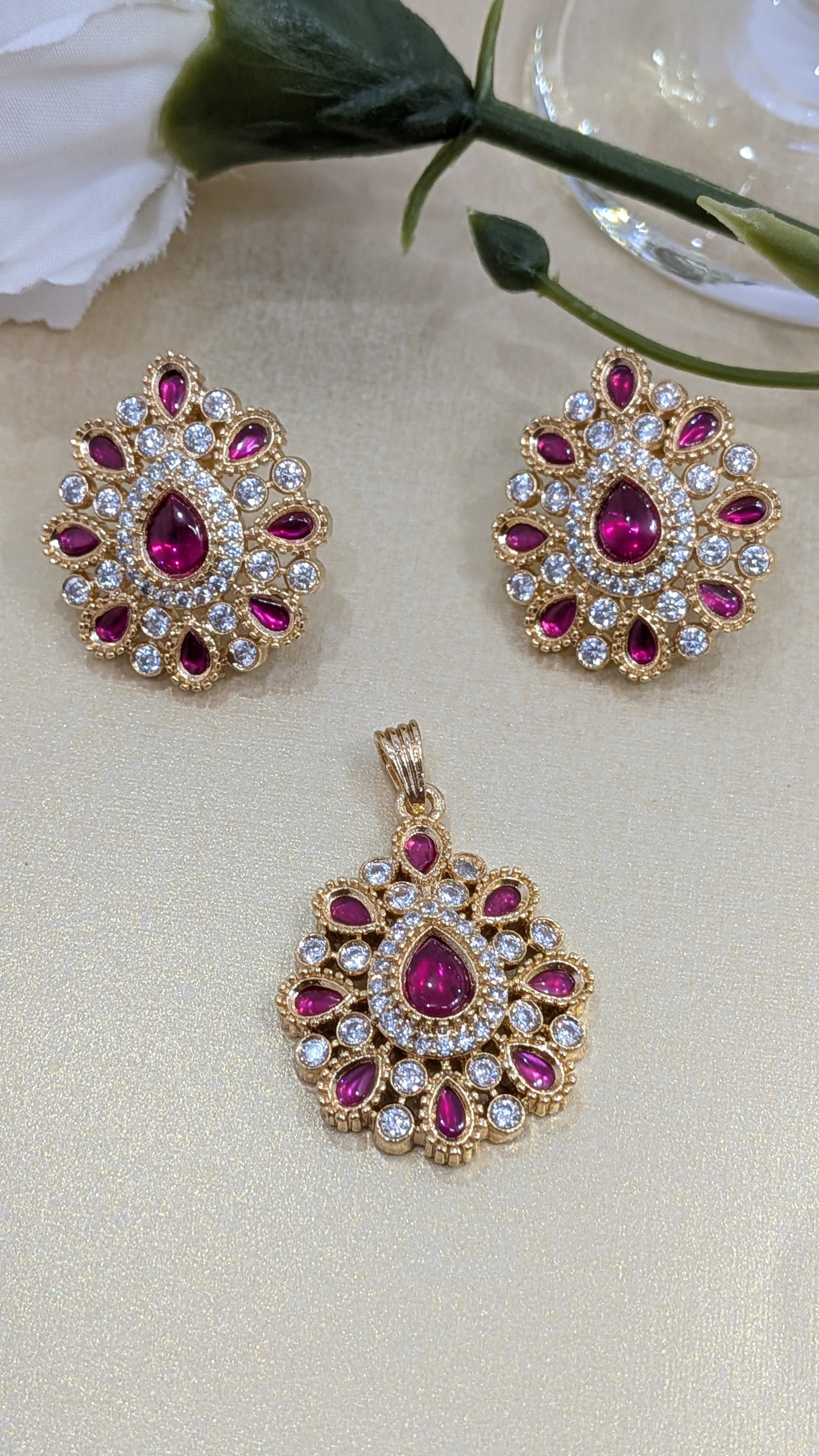 Kundan Ruby Spark  pendant set from TreasureDrum Jewellery