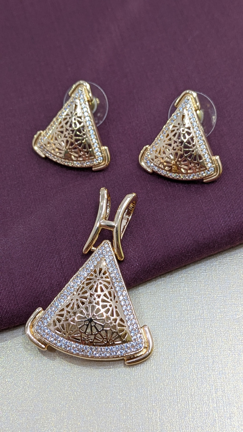 Trika Jharoka  pendant set from TreasureDrum Jewellery