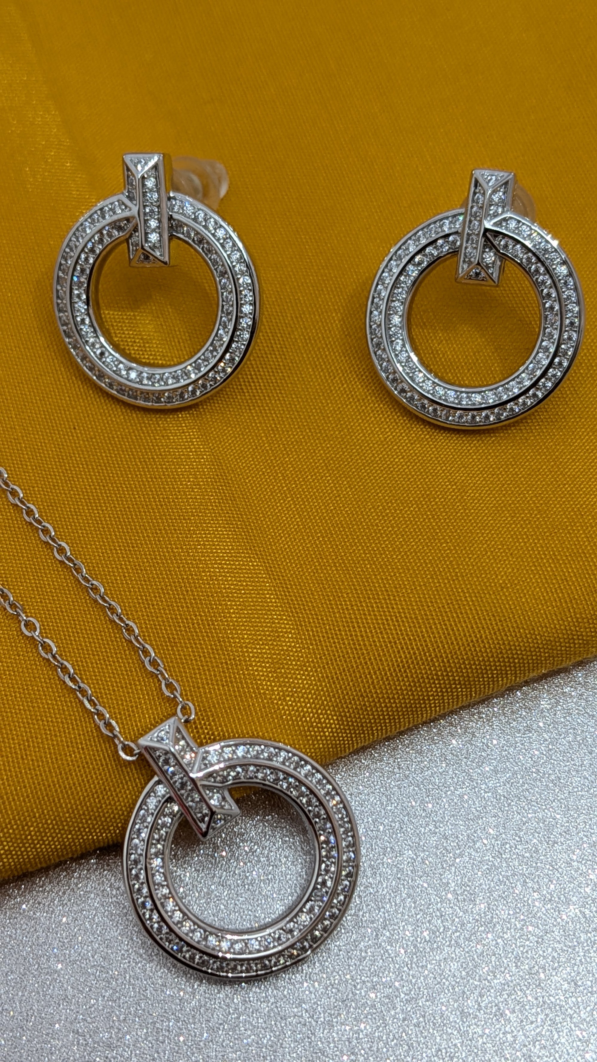 Iris Halo pendant set from TreasureDrum Jewellery