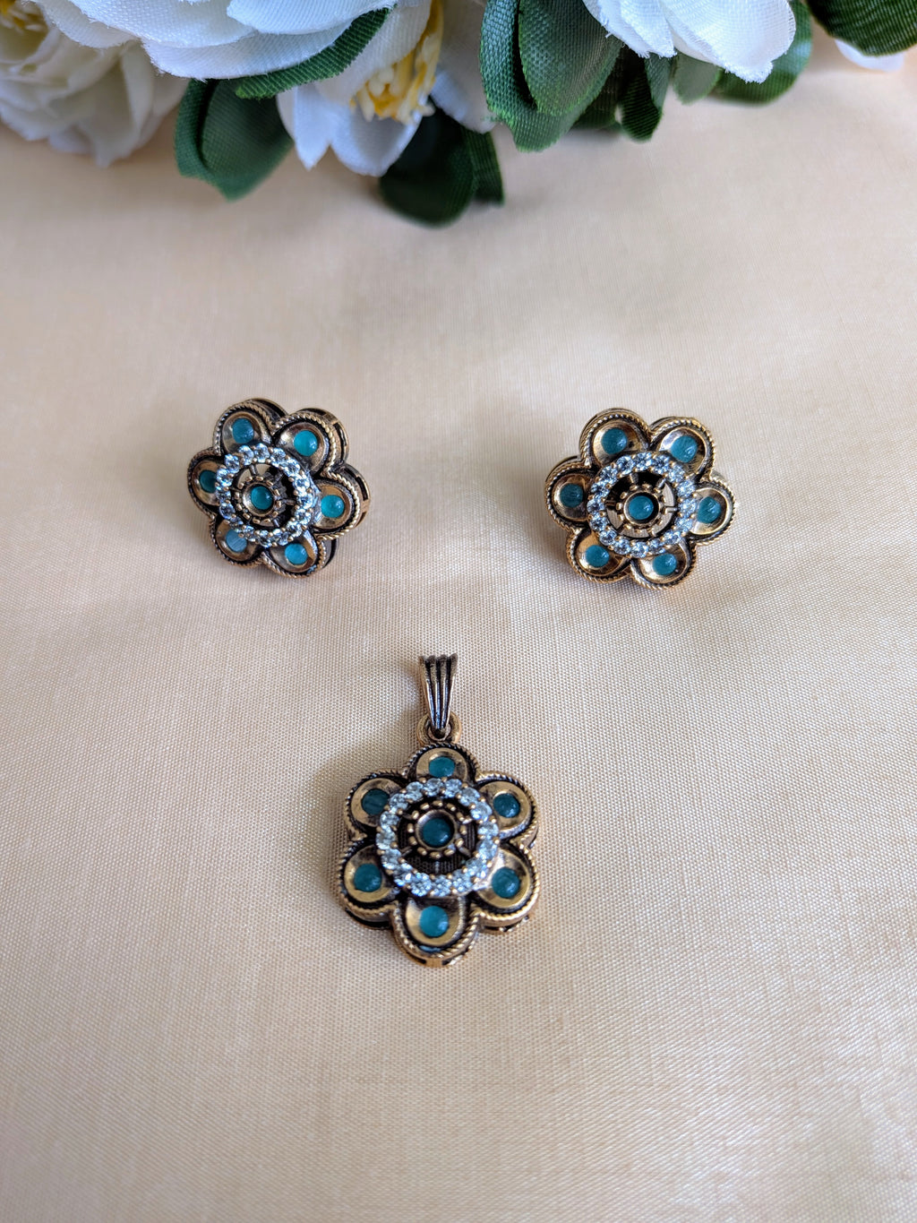 Peacock Bloom Antique pendant set from TreasureDrum Jewellery