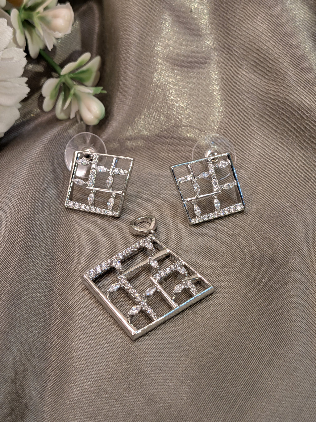 Zirsquare Deco pendant set from TreasureDrum Jewellery