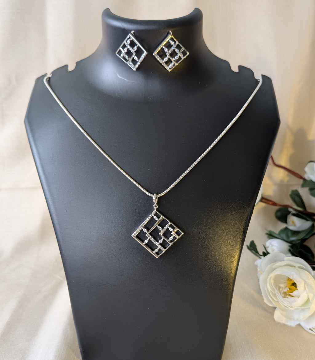 Zirsquare Deco pendant set from TreasureDrum Jewellery