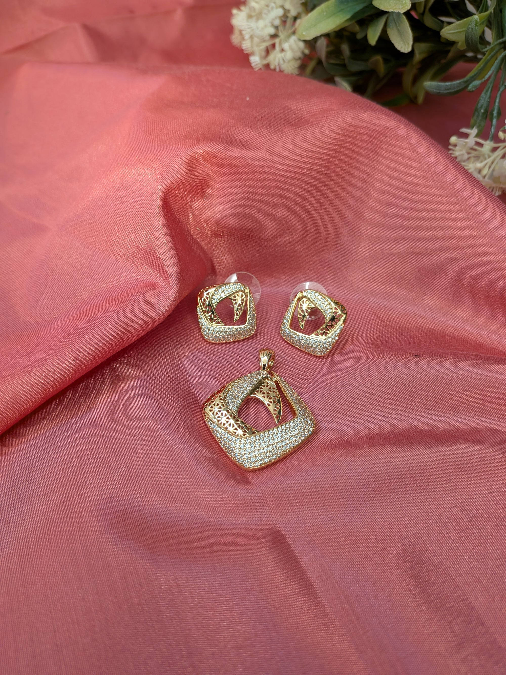 Auraedge Geometric  pendant set from TreasureDrum Jewellery