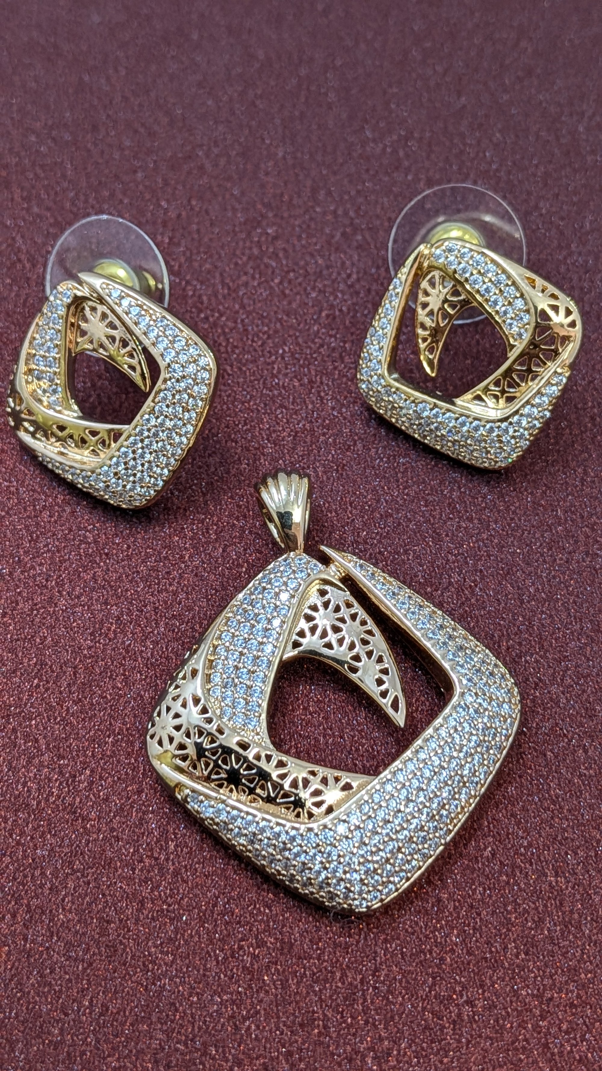 Auraedge Geometric  pendant set from TreasureDrum Jewellery