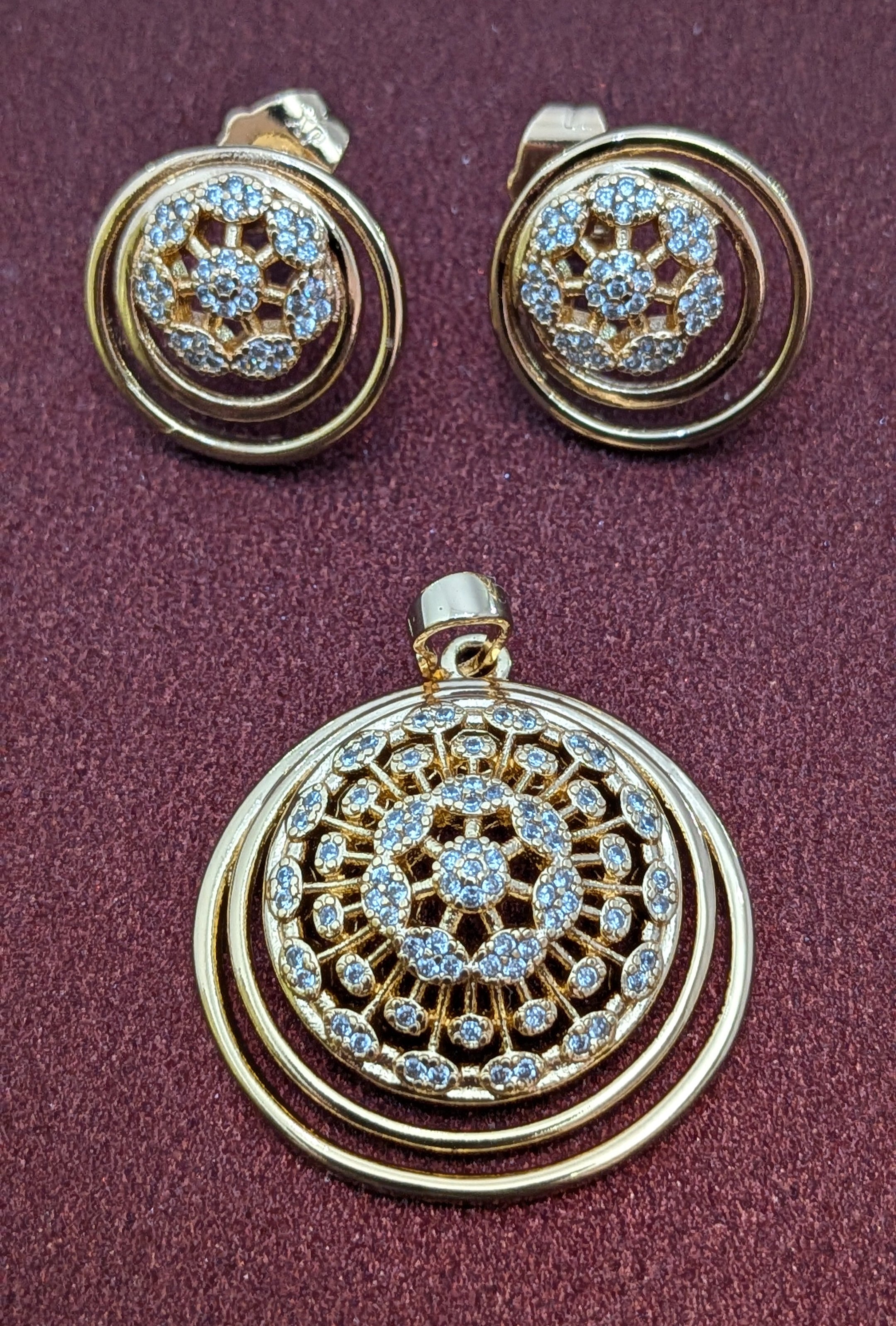 Sunflare Bloom Pendant Set from TreasureDrum Jewellery