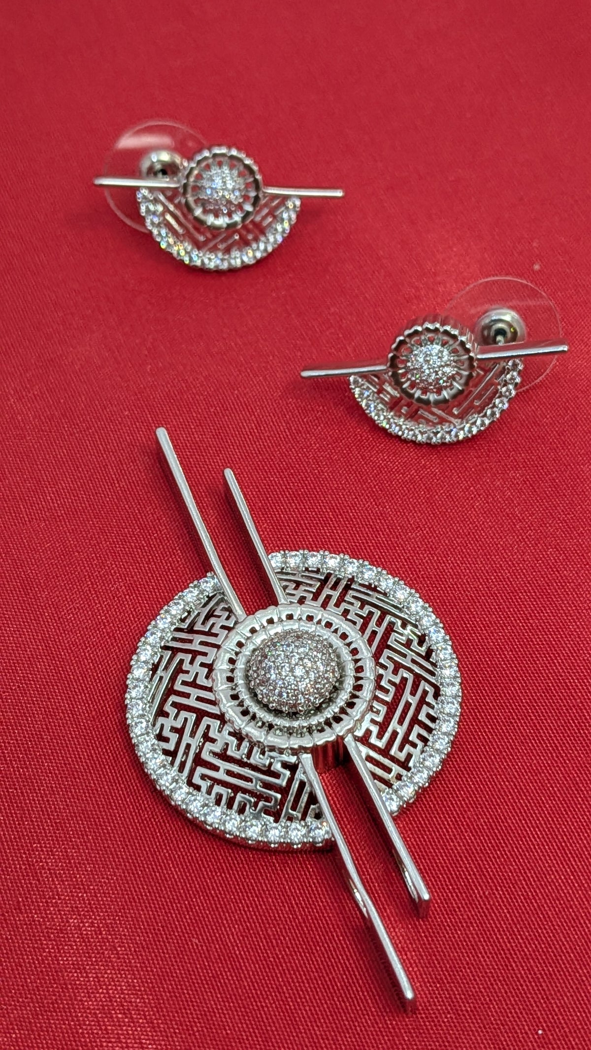 Maze Radiance pendant set from TreasureDrum Jewellery