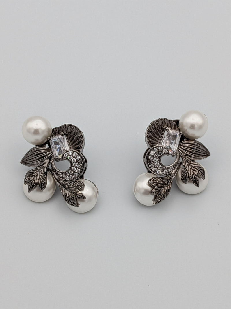 Vintage Noir Pearl Bloom Earrings