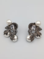 Vintage Noir Pearl Bloom Earrings